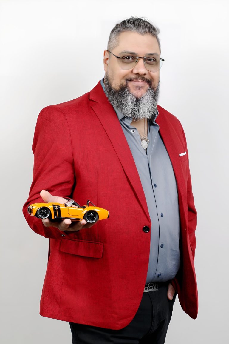 Ashraf Mostafa, Directeur des ventes de solutions TI et passionné de voitures vintage
